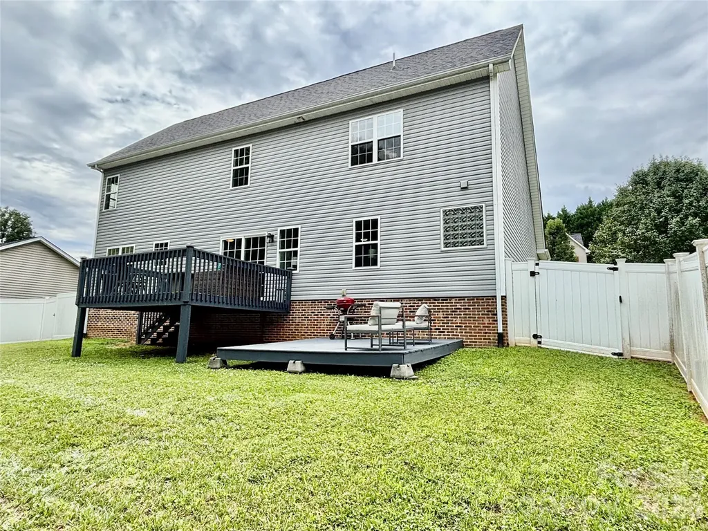 229 17th Avenue SE Hickory NC 28602