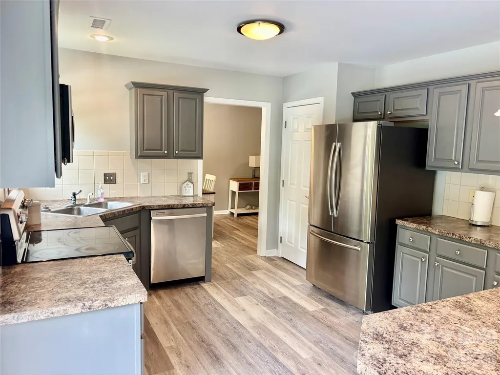 229 17th Avenue SE Hickory NC 28602