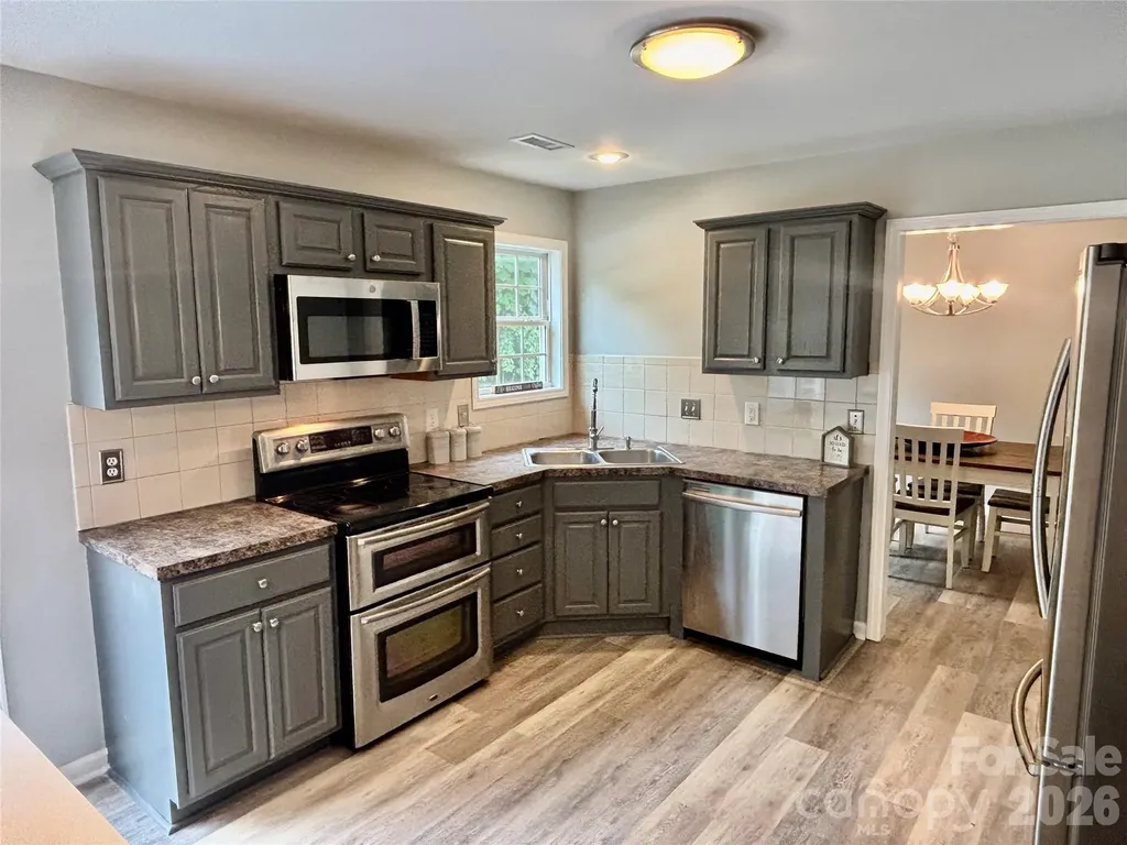 229 17th Avenue SE Hickory NC 28602