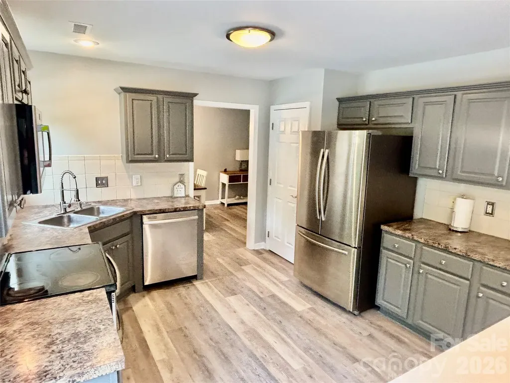 229 17th Avenue SE Hickory NC 28602