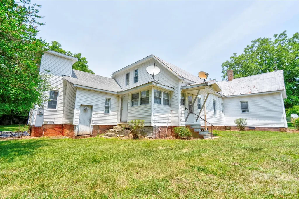 1813 Saint Marks Church Road Crouse NC 28033
