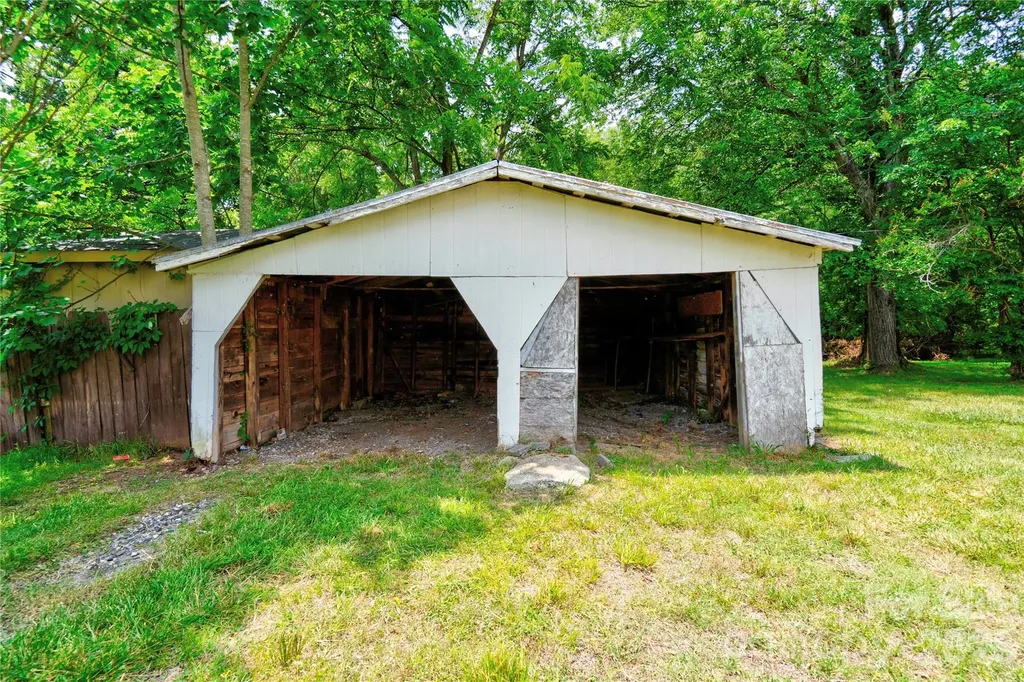 1813 Saint Marks Church Road Crouse NC 28033