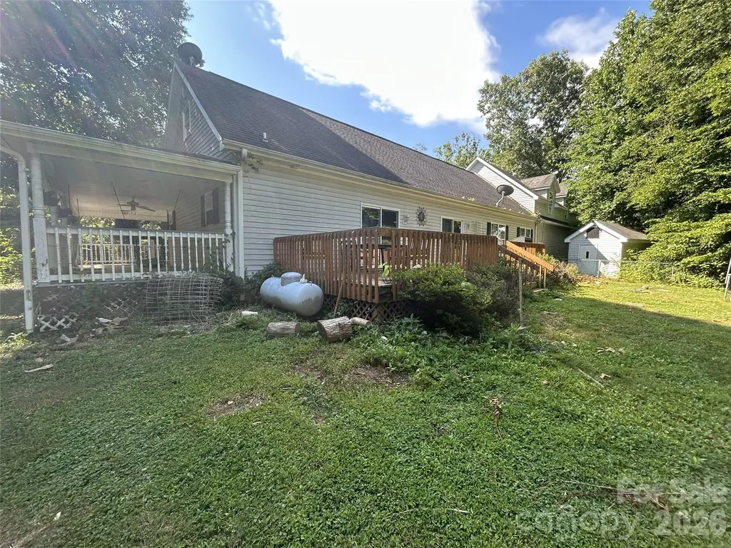 34 England Valley Road Weaverville NC 28787