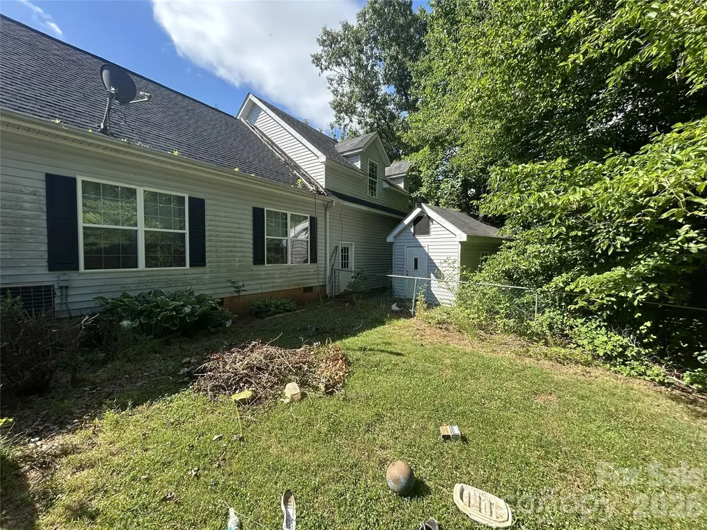 34 England Valley Road Weaverville NC 28787