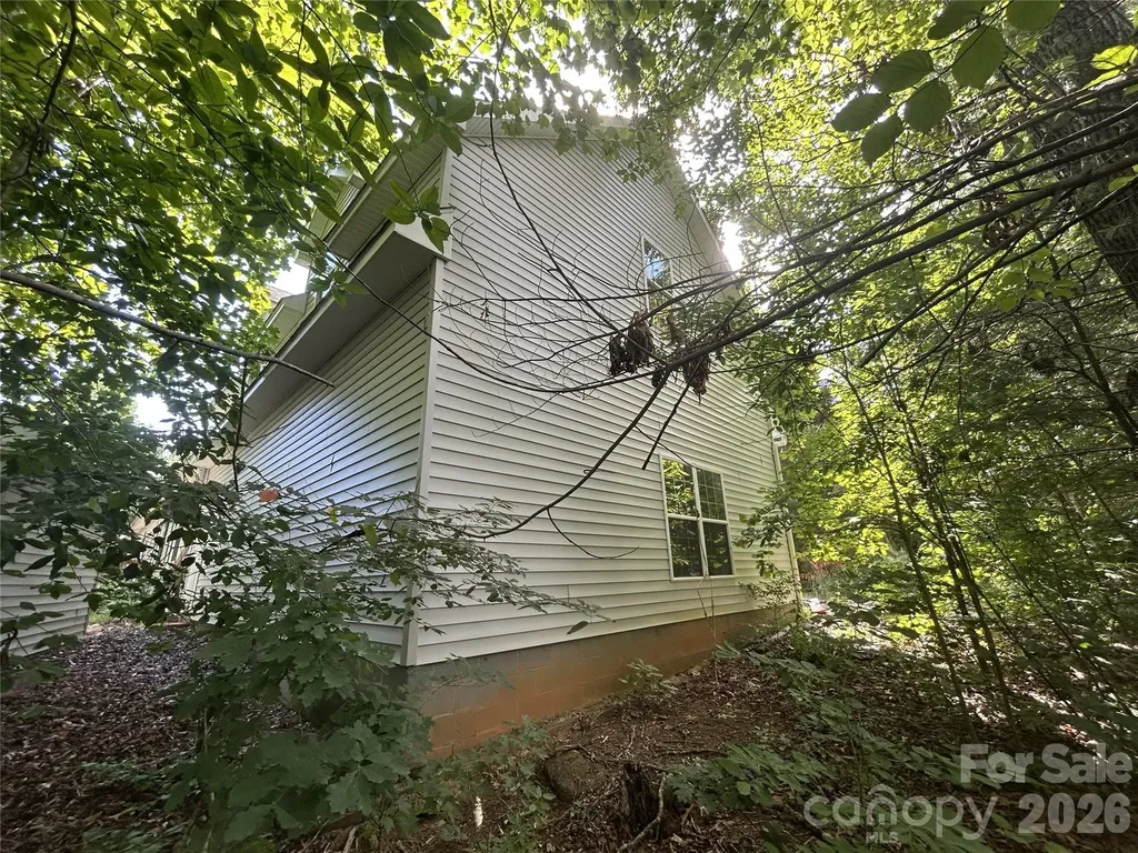 34 England Valley Road Weaverville NC 28787