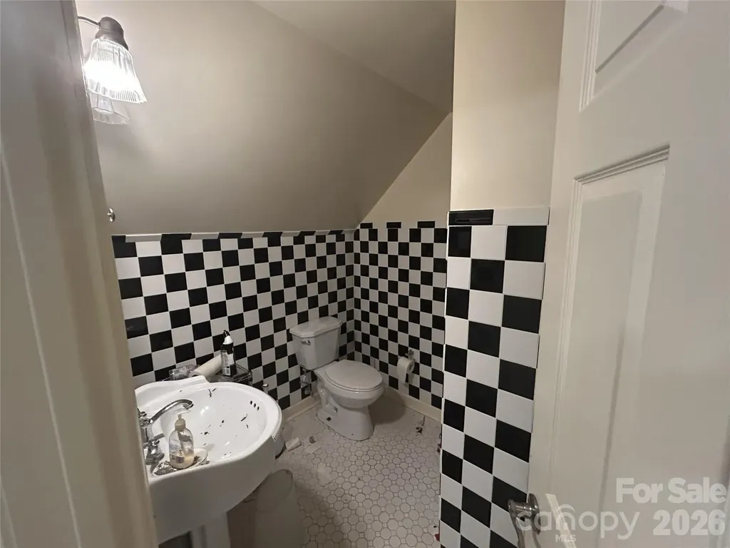34 England Valley Road Weaverville NC 28787