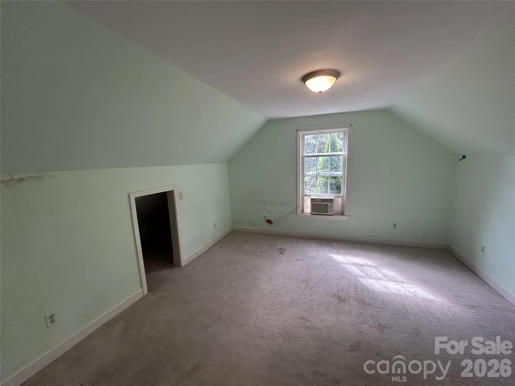 34 England Valley Road Weaverville NC 28787