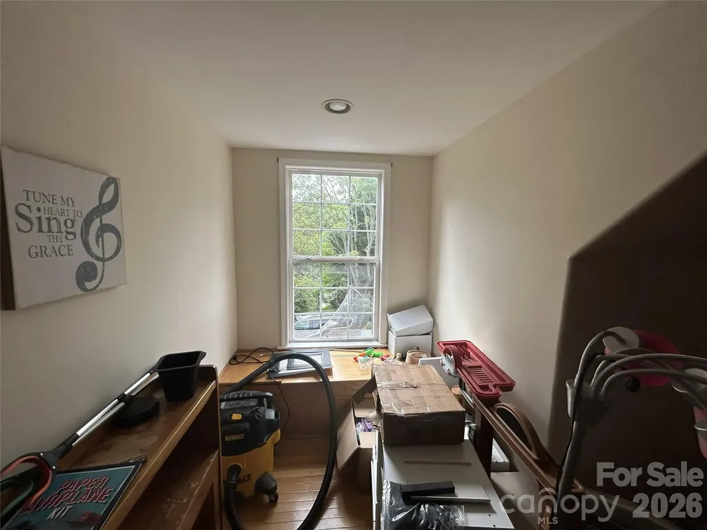 34 England Valley Road Weaverville NC 28787