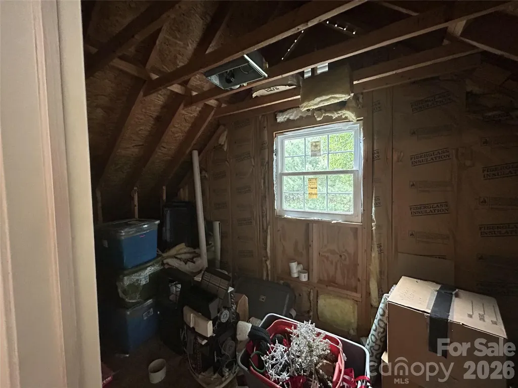 34 England Valley Road Weaverville NC 28787