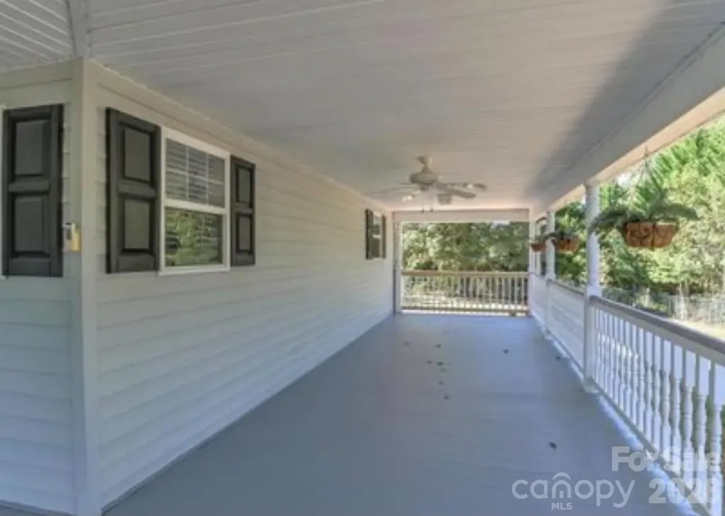 34 England Valley Road Weaverville NC 28787
