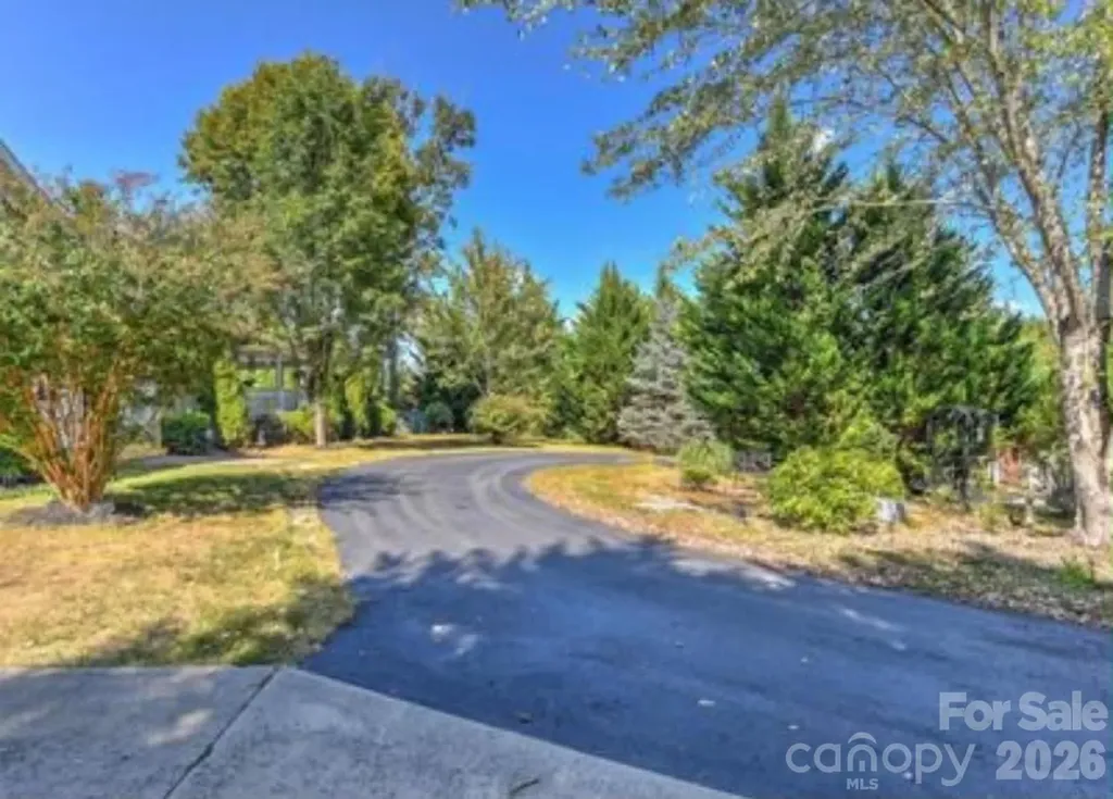 34 England Valley Road Weaverville NC 28787