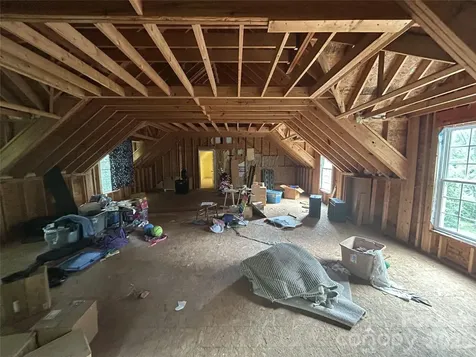 34 England Valley Road Weaverville NC 28787