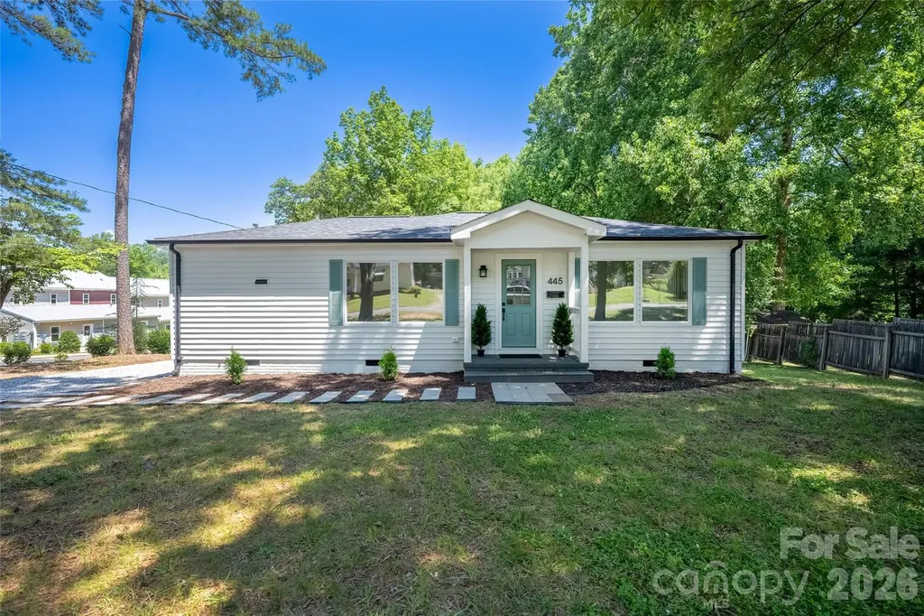 445 Oakwood Avenue Mooresville NC 28115