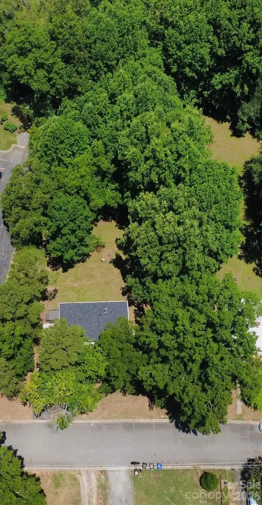 445 Oakwood Avenue Mooresville NC 28115