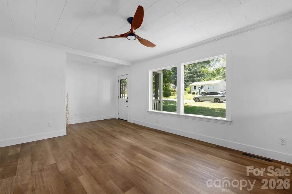 445 Oakwood Avenue Mooresville NC 28115