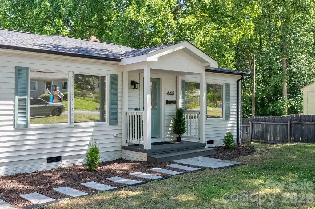 445 Oakwood Avenue Mooresville NC 28115