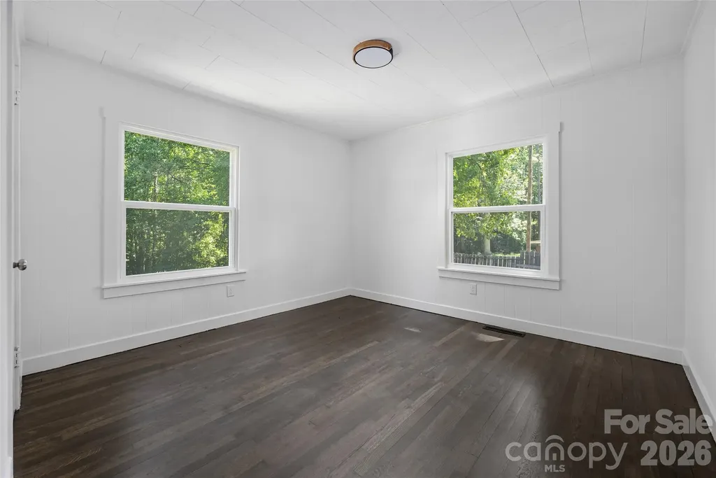 445 Oakwood Avenue Mooresville NC 28115