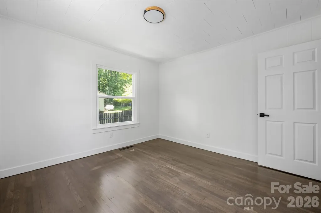 445 Oakwood Avenue Mooresville NC 28115