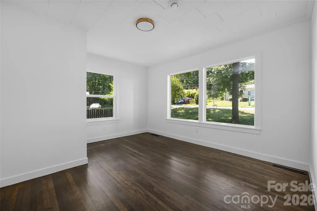 445 Oakwood Avenue Mooresville NC 28115