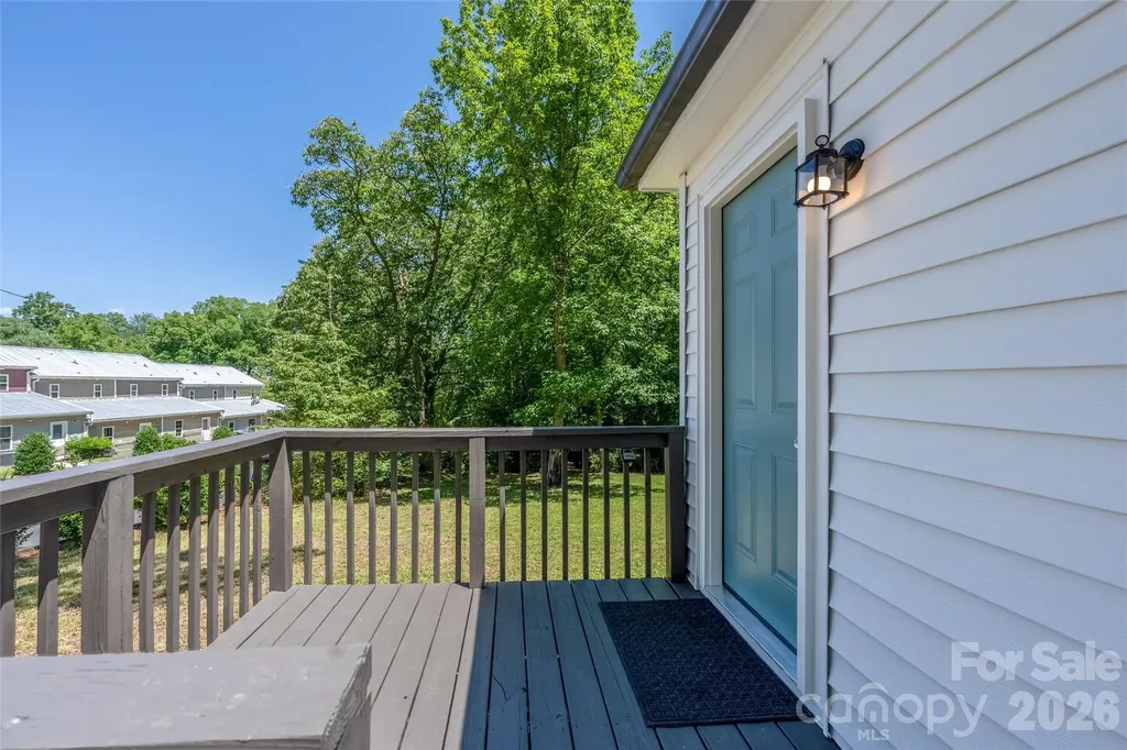 445 Oakwood Avenue Mooresville NC 28115