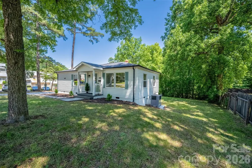 445 Oakwood Avenue Mooresville NC 28115