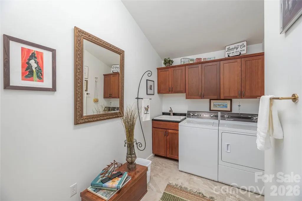 94 Oakcrest Lane Waynesville NC 28786