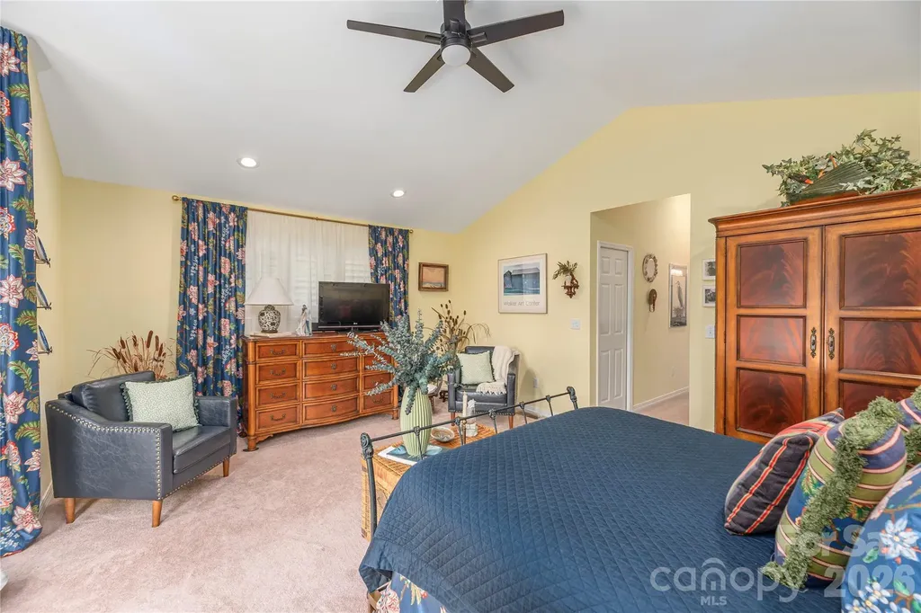 94 Oakcrest Lane Waynesville NC 28786