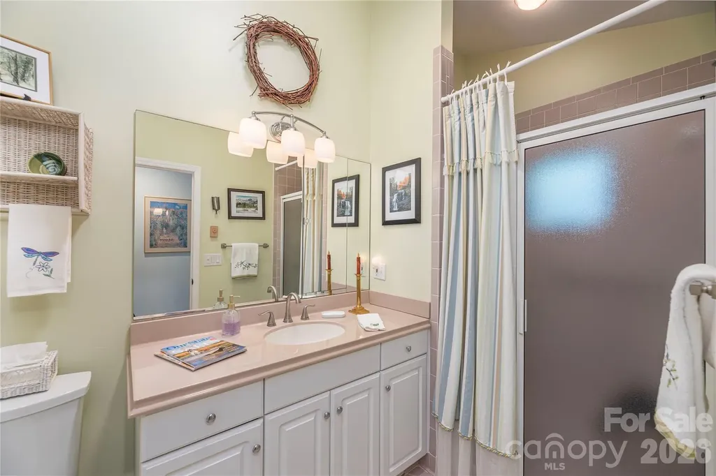 94 Oakcrest Lane Waynesville NC 28786