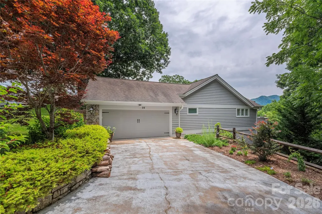 94 Oakcrest Lane Waynesville NC 28786