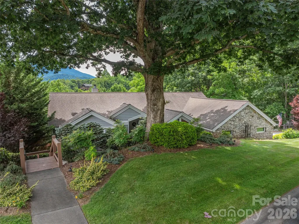 94 Oakcrest Lane Waynesville NC 28786