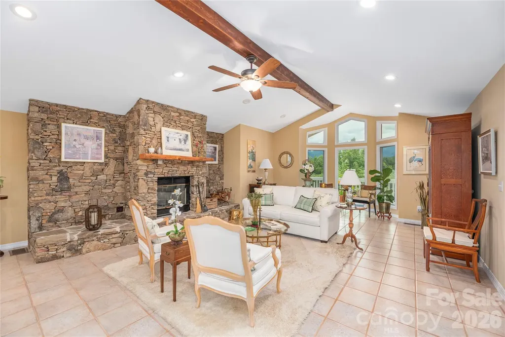 94 Oakcrest Lane Waynesville NC 28786