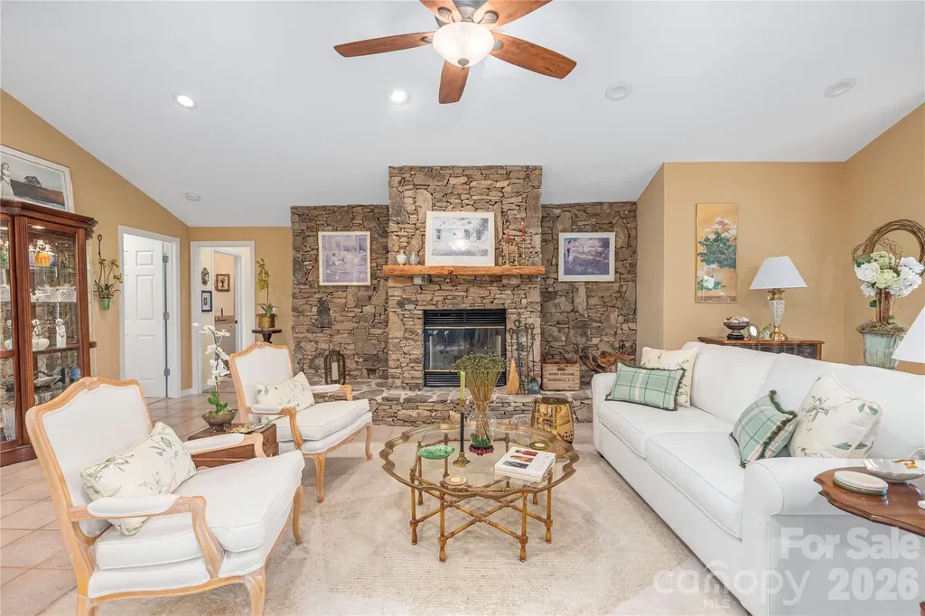 94 Oakcrest Lane Waynesville NC 28786