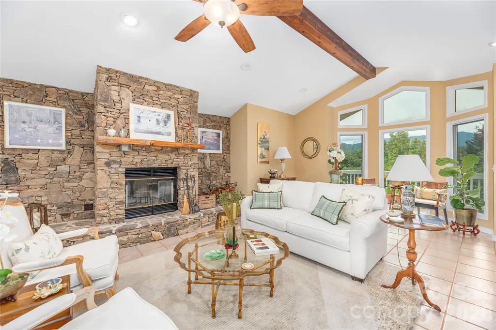 94 Oakcrest Lane Waynesville NC 28786