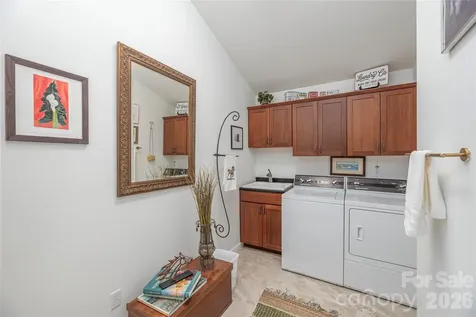 94 Oakcrest Lane Waynesville NC 28786