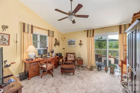 94 Oakcrest Lane Waynesville NC 28786