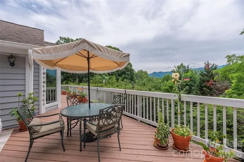 94 Oakcrest Lane Waynesville NC 28786