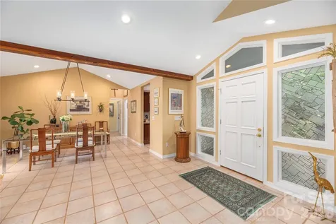 94 Oakcrest Lane Waynesville NC 28786