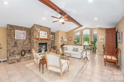 94 Oakcrest Lane Waynesville NC 28786