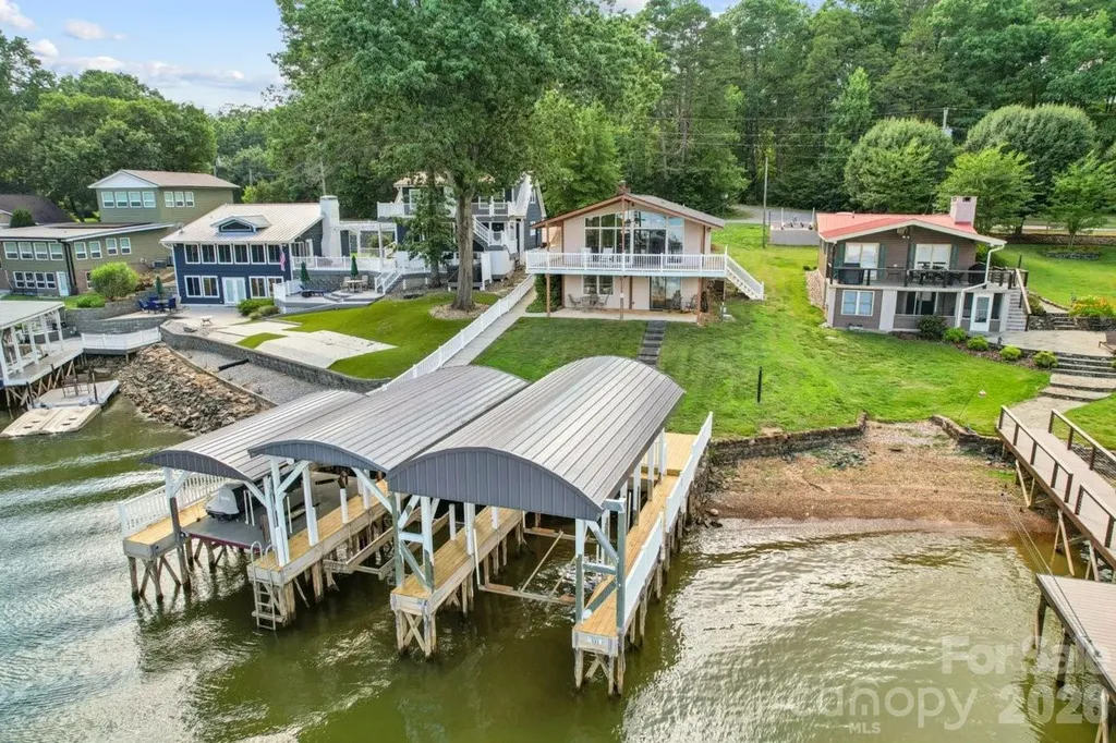 918 Pinehaven Drive New London NC 28127
