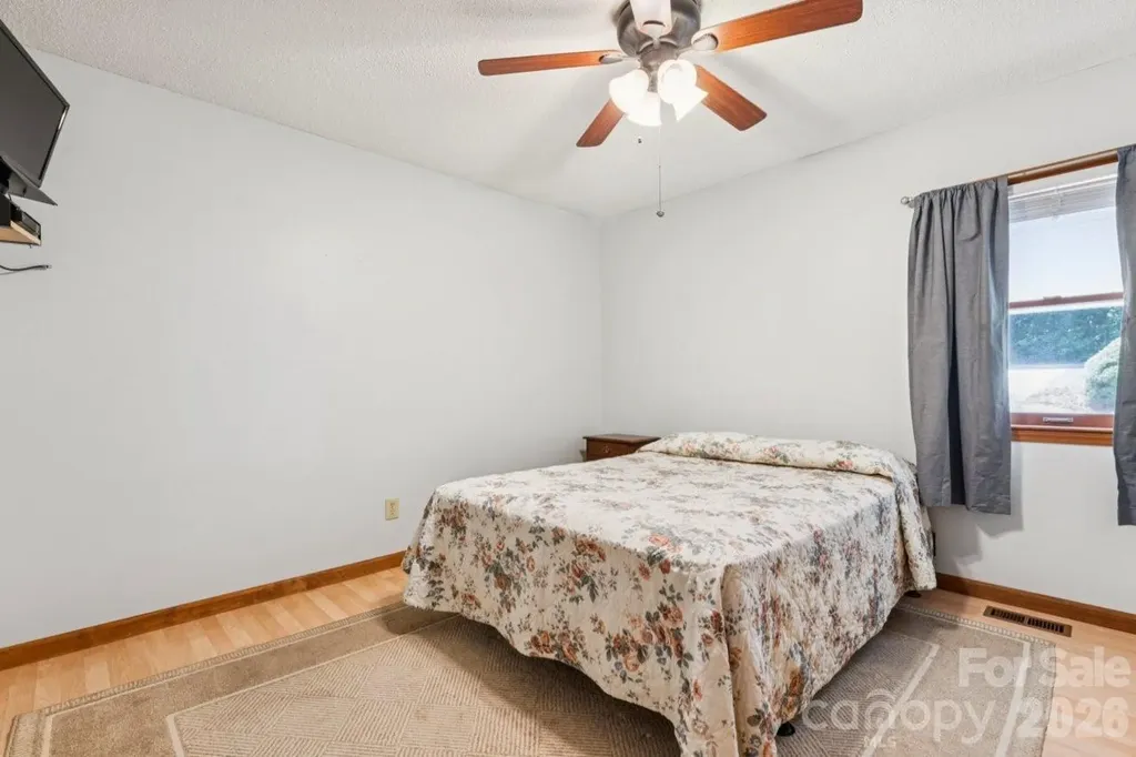 918 Pinehaven Drive New London NC 28127