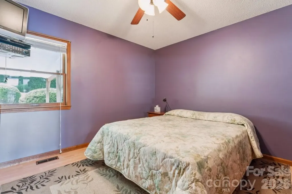 918 Pinehaven Drive New London NC 28127
