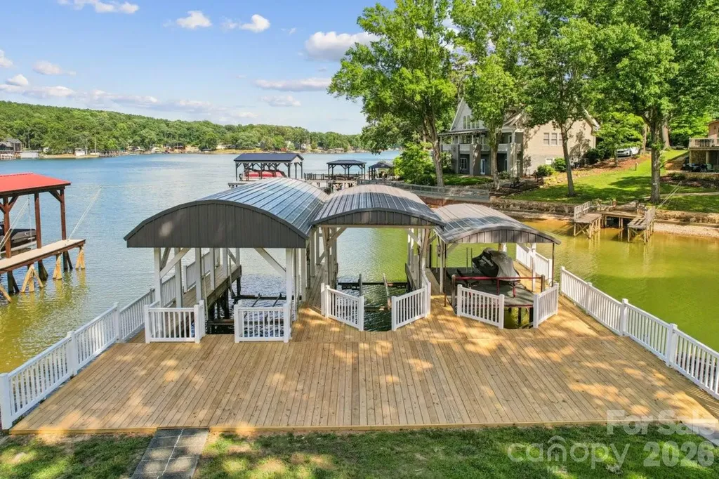 918 Pinehaven Drive New London NC 28127