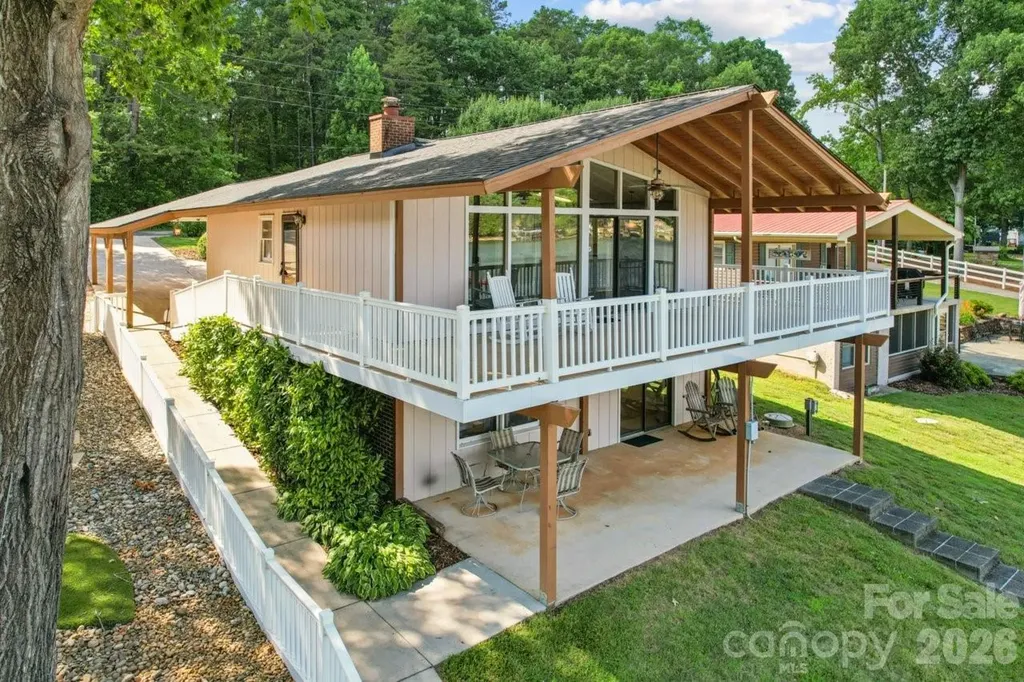 918 Pinehaven Drive New London NC 28127