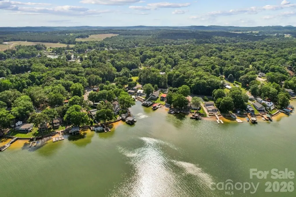 918 Pinehaven Drive New London NC 28127