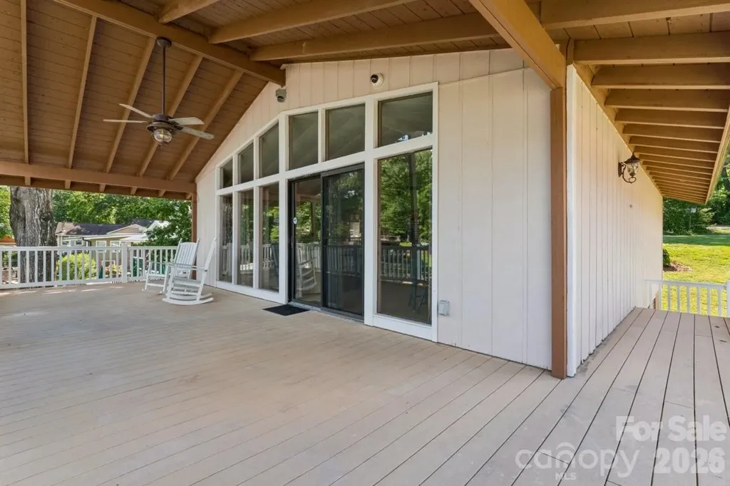 918 Pinehaven Drive New London NC 28127