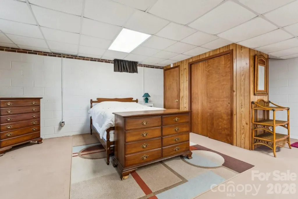 918 Pinehaven Drive New London NC 28127
