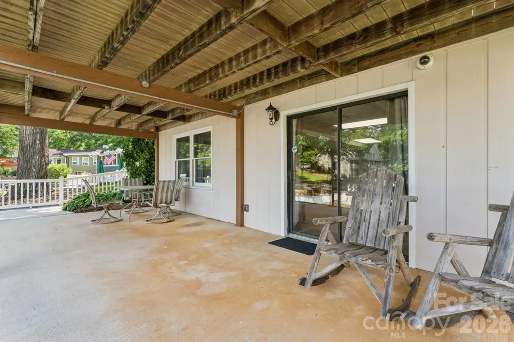 918 Pinehaven Drive New London NC 28127