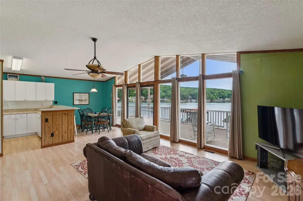 918 Pinehaven Drive New London NC 28127