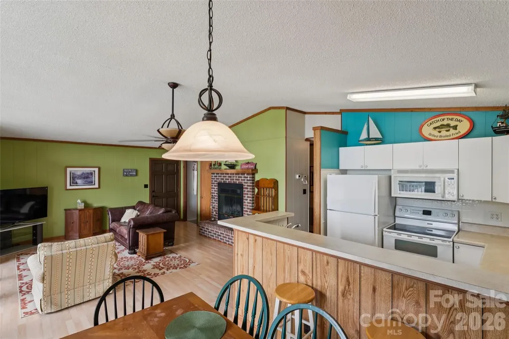 918 Pinehaven Drive New London NC 28127