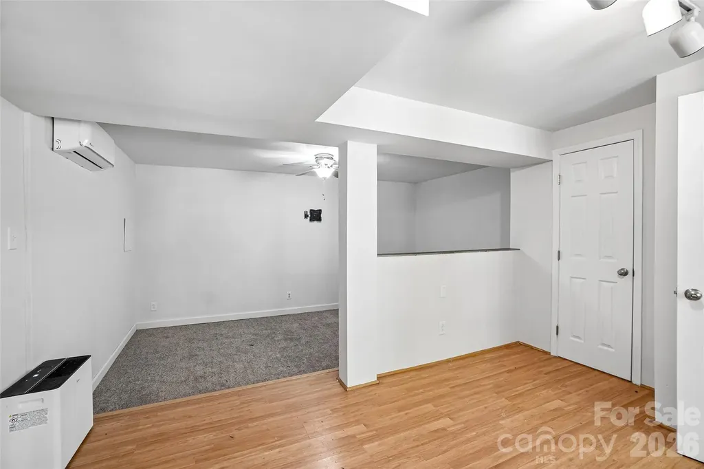 51 Wake Robin Way Asheville NC 28805